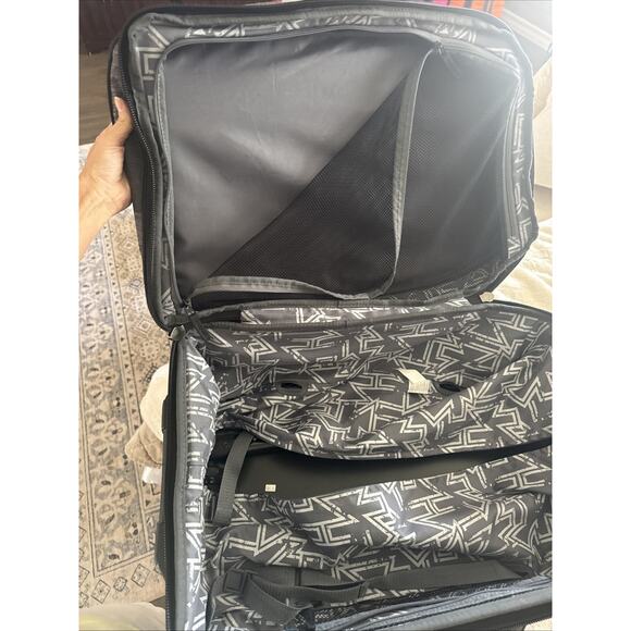 Ogio Kickstart Wheeled Rolling Suitcase/Luggage/Carry-On -22 Inches GUC - Picture 5 of 11